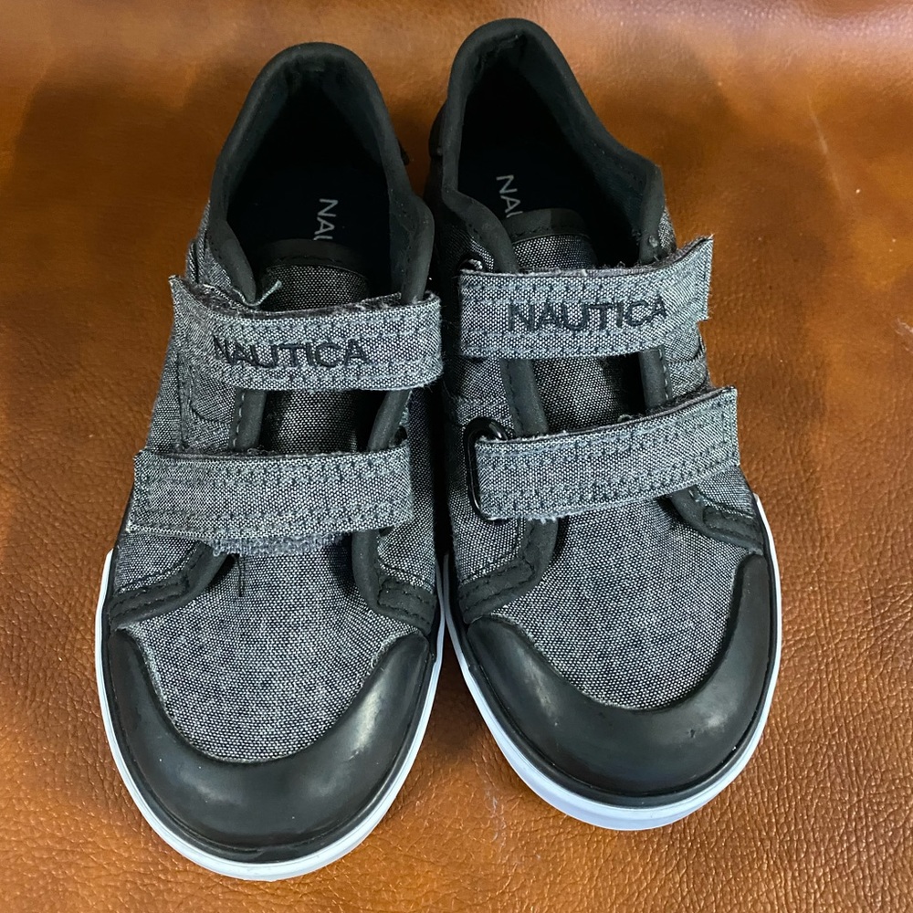 Nautical toddler deck shoes Sz 9